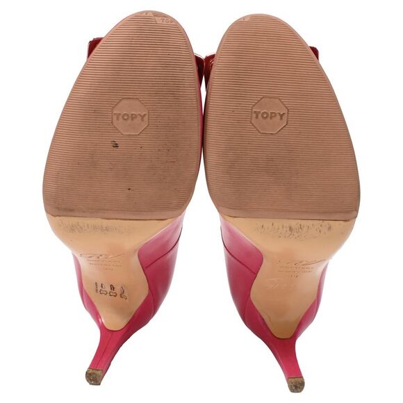 Roger Vivier Trompette Buckle Detail Pumps in Pink Calfskin Leather - Picture 7 of 10